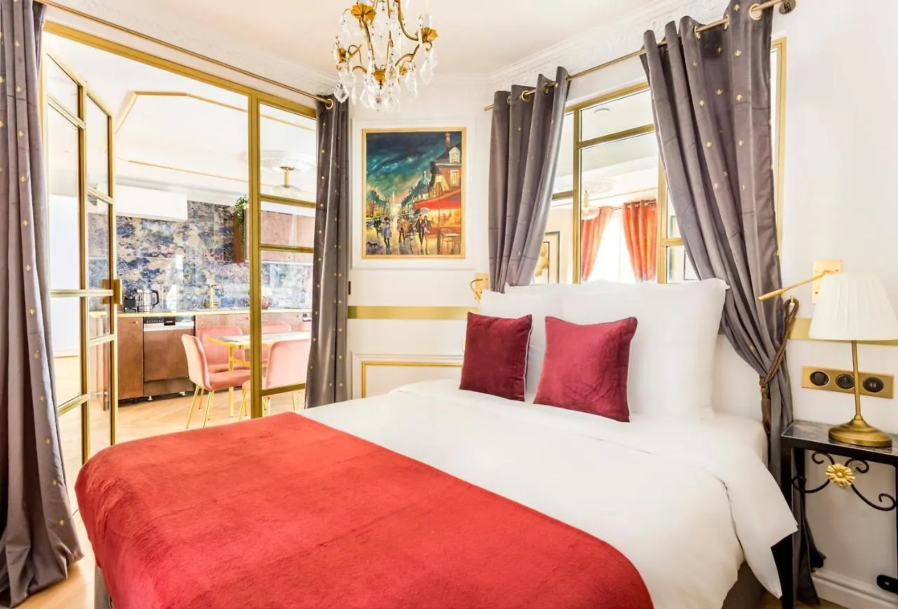 Luxury 4 bedrooms 3 bathrooms apartment - Louvre Paris 0*,  France
