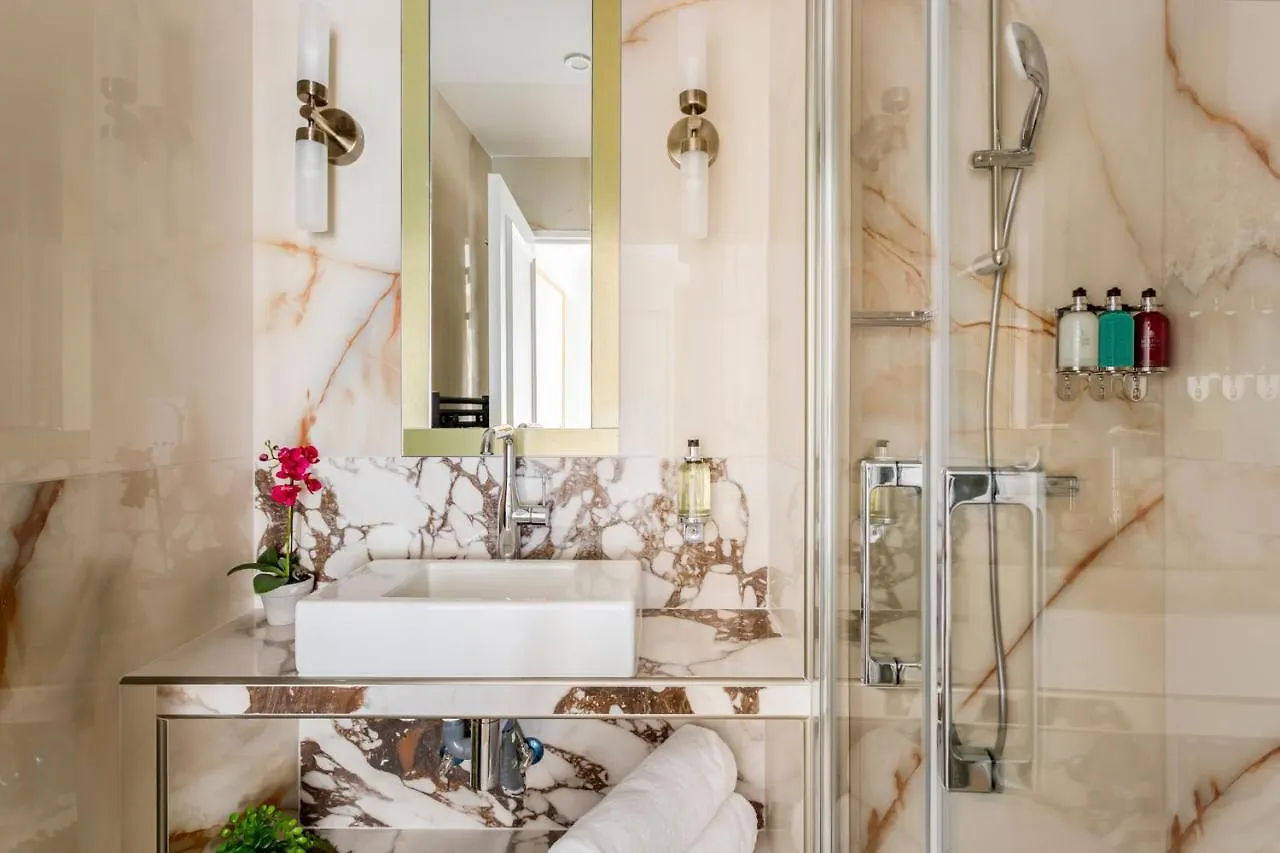 Luxury 4 bedrooms 3 bathrooms apartment - Louvre Paris