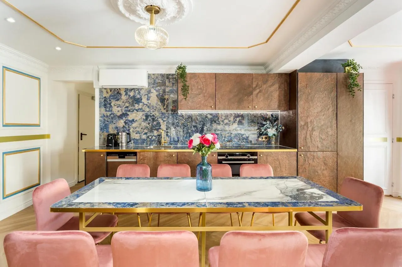Luxury 4 bedrooms 3 bathrooms apartment - Louvre Paris