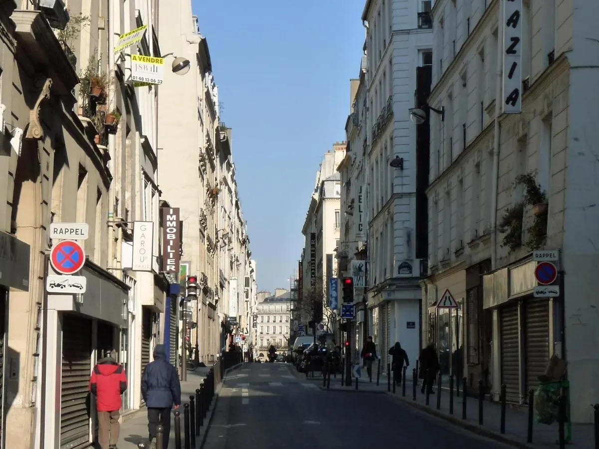 Luxury 4 bedrooms 3 bathrooms apartment - Louvre Paris France