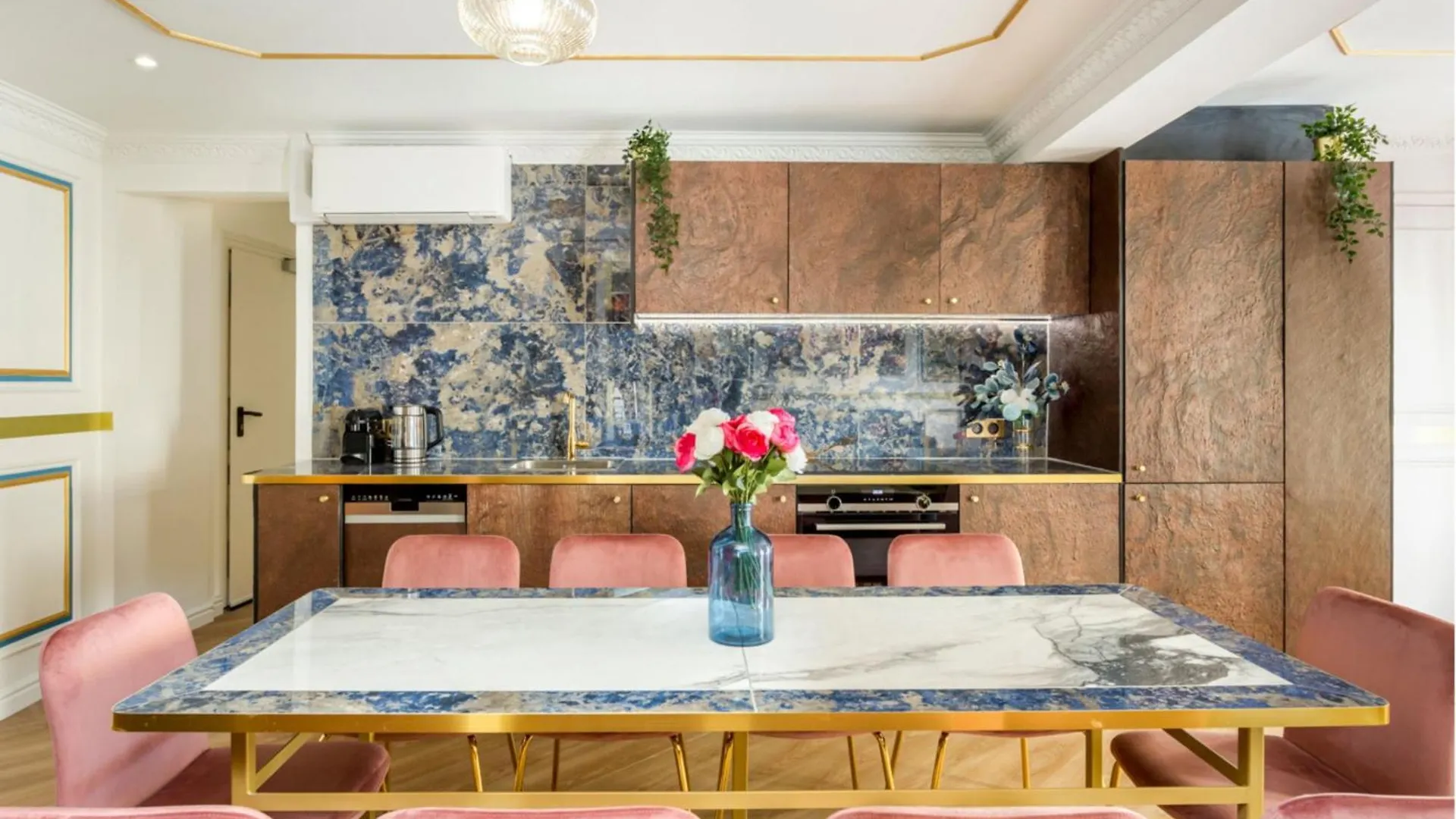Luxury 4 bedrooms 3 bathrooms apartment - Louvre Paris 0*,  France