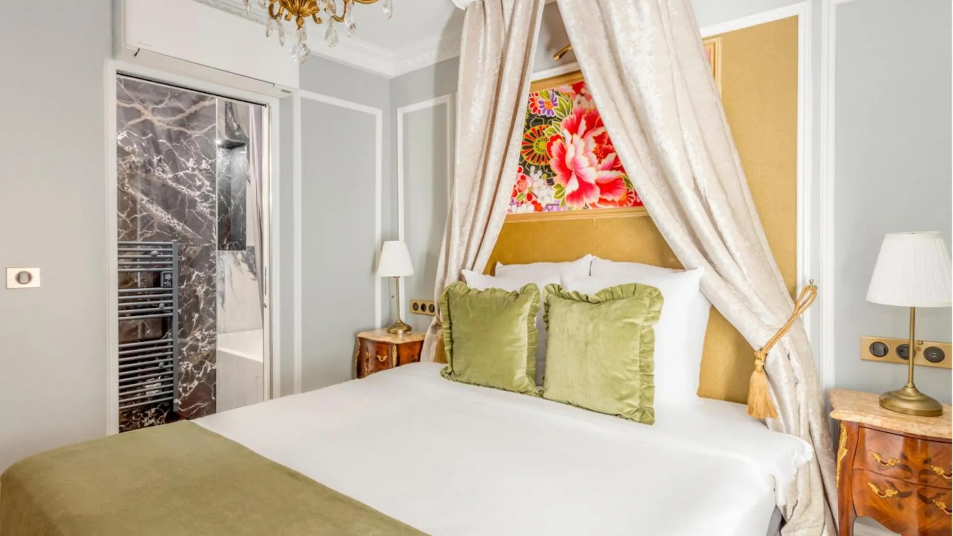 Luxury 4 bedrooms 3 bathrooms apartment - Louvre Paris 0*,