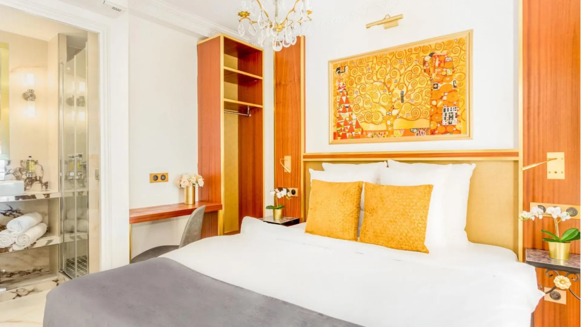 Luxury 4 bedrooms 3 bathrooms apartment - Louvre Paris